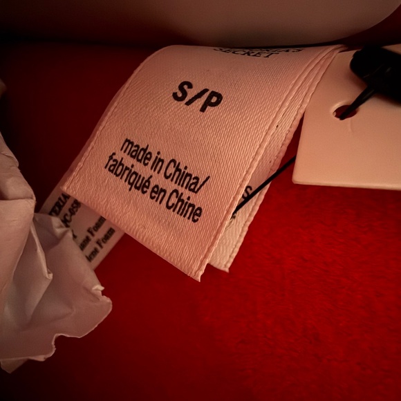 VICTORIA'S SECRET Luxe Plush Closed-Toe Slippers SZ S -Red NEW - Picture 9 of 12